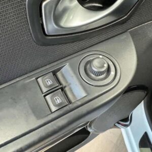 Renault Clio 0.9 – Image 14