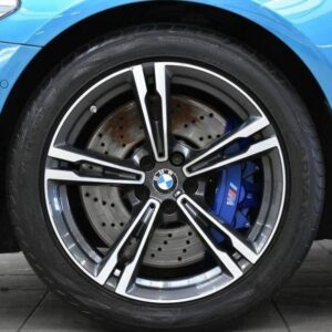 BMW M5 4.4 – Image 15