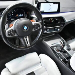 BMW M5 4.4 – Image 16