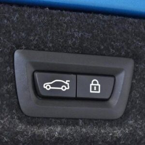 BMW M5 4.4 – Image 24