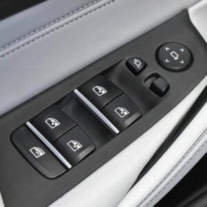 BMW M5 4.4 – Image 26