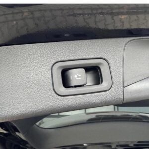 Mercedes-Benz GLB 200 AMG LINE – Image 11