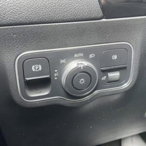Mercedes-Benz GLA 200 – Image 10
