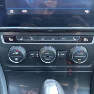 Volkswagen Golf 1.4 / TSI / DSG / R Line – Image 11