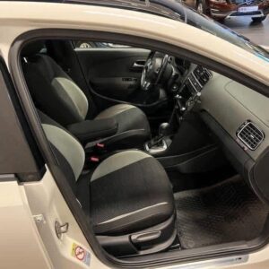 Volkswagen Polo 1.2 / TSI / R-Line – Image 2